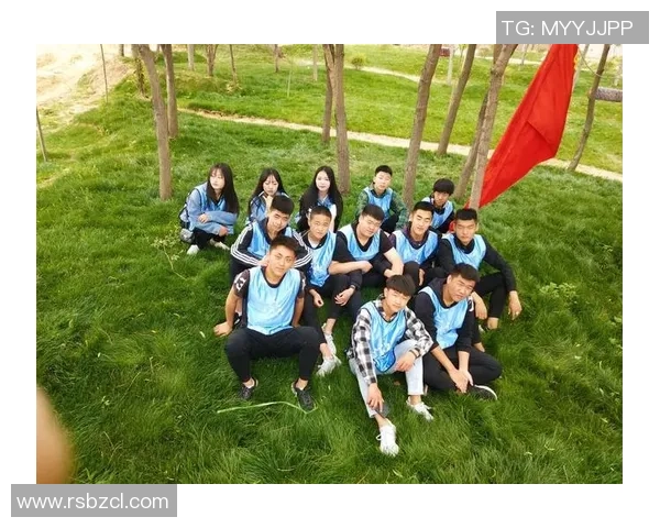 足球明星帅哥头像高清大集合展现球场魅力与青春风采